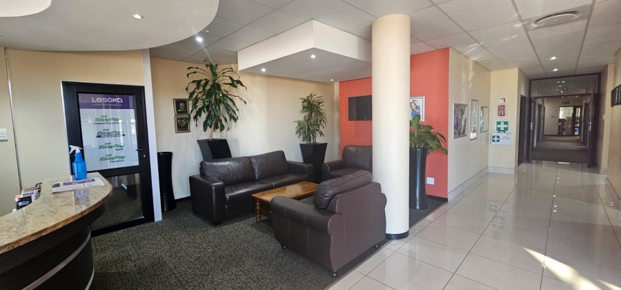 To Let commercial Property for Rent in Vincent Eastern Cape